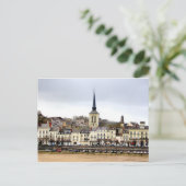 Briefkaart Saumur River Bank Scene (Staand voorkant)