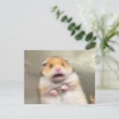 Briefkaart Scared Hamster Meme (Staand voorkant)