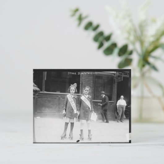 Briefkaart Strike Sympathizers (Staand voorkant)