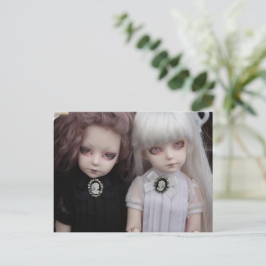 Briefkaart Thora en Rune naast elkaar (Staand voorkant)