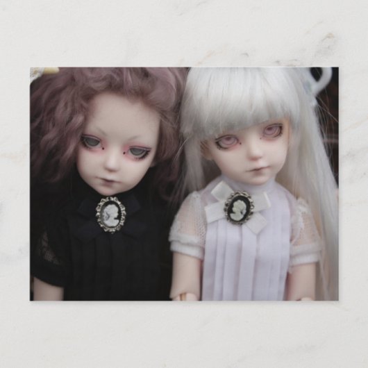 Briefkaart Thora en Rune naast elkaar (Voorkant)