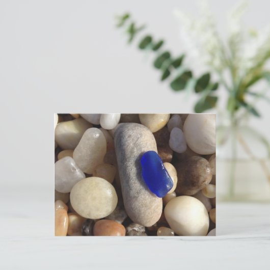 Briefkaart van blauw strand (Staand voorkant)