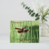 Briefkaart van de rode dragonfly (Staand voorkant)