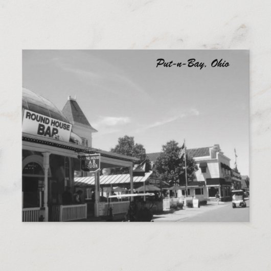 Briefkaart van foto's in een rondhuis (Voorkant)