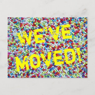 Briefkaart verplaatsen met kleurrijke sproeiers vo