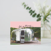 Briefkaart Vintage Travel Trailer Retro We zijn ve (Staand voorkant)