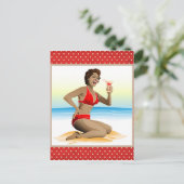 Briefkaart zomerpin-up met cocktail (Staand voorkant)