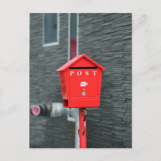 BRIEFPAAL RODE BOX POSTCROSSING BRIEFKAART (Voorkant)