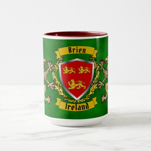 Brien/Bryan Irish Shield & Griffins Personalized Mok (Midden)