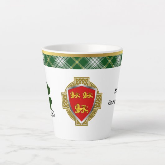Brien Irish Shield & Tartan gepersonaliseerd Latte Mok (Voorkant)