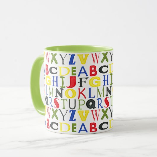 Brigadekleurige brieven van Megan Meagher Mok (Voorkant links)