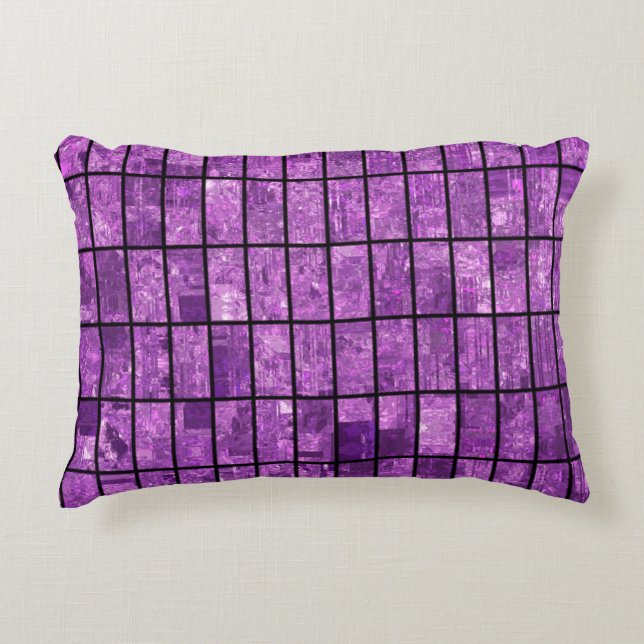 Bright abstract mosaic violet background with glos accent kussen (Voorkant)