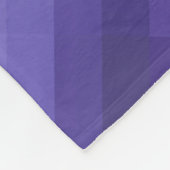 Bright abstract mosaic violet background with glos fleece deken (Hoek)