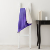 Bright abstract mosaic violet background with glos sherpa deken (In situ)