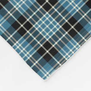 Bright Blue, Black and White Clan Clark Tartan Fleece Deken