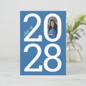 Bright Blue Modern Class Jaar en Foto Afstuderen Aankondiging (Staand voorkant)