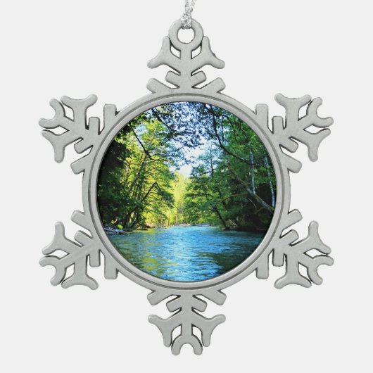 Bright Blue River under Green Trees in Washington Tin Sneeuwvlok Ornament (Voorkant)