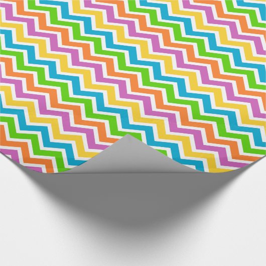 Bright Colorful Rainbow Chevron Pattern Cadeaupapier (Hoek)