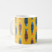 Bright fishes seamless pattern. Seaside hand drawn Koffiemok (Voorkant links)