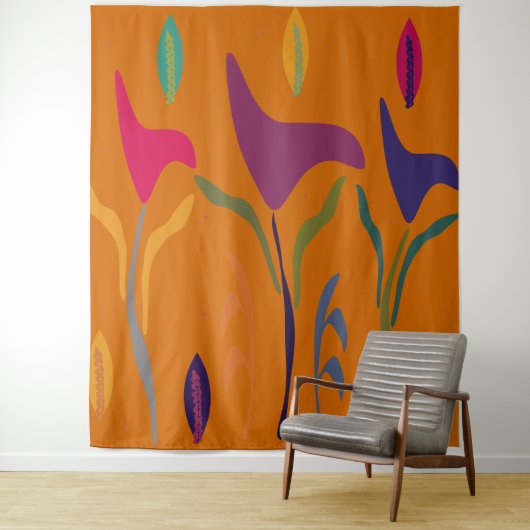 Bright Floral Lily Tropical Vibe Wandkleed (In situ)