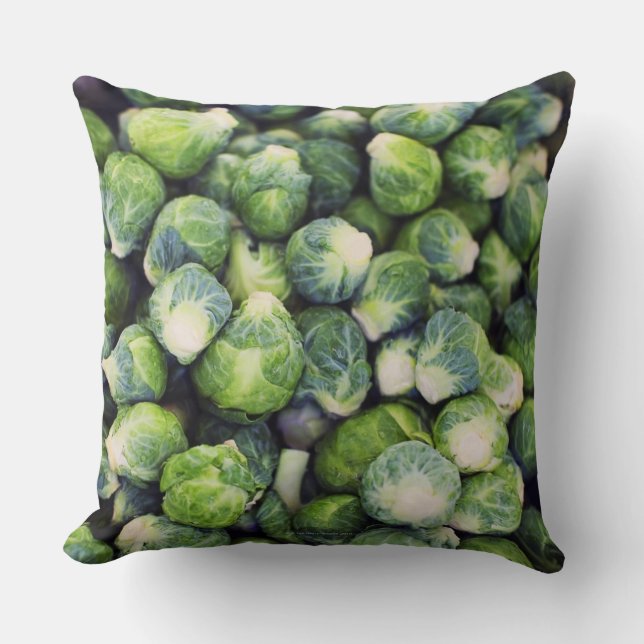 Bright Green Fresh Brussels Sprouts Kussen (Voorkant)