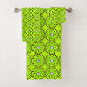 Bright green towel with intricate circular pattern bad handdoek (Insitu)