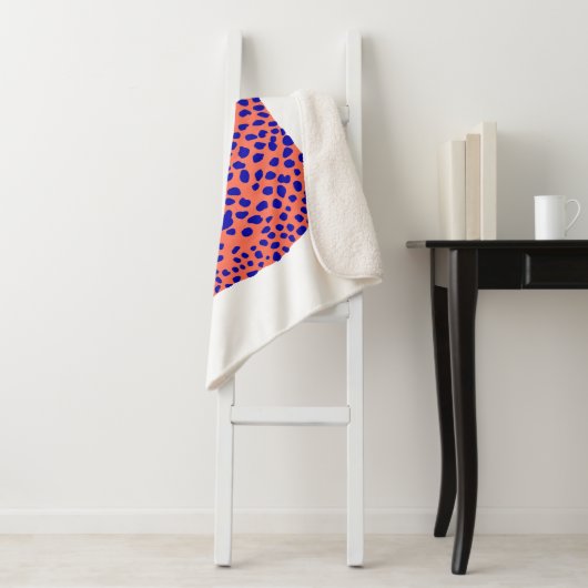 Bright Leopard Sherpa Deken (In situ)