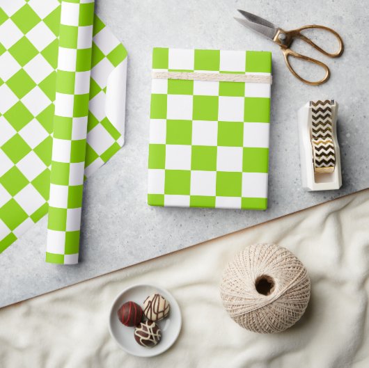 Bright Lime Green en White Checkerboard Tegel Cadeaupapier (Crafts)