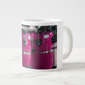 Bright magenta conga drums foto.jpg grote koffiekop (Voorkant rechts)