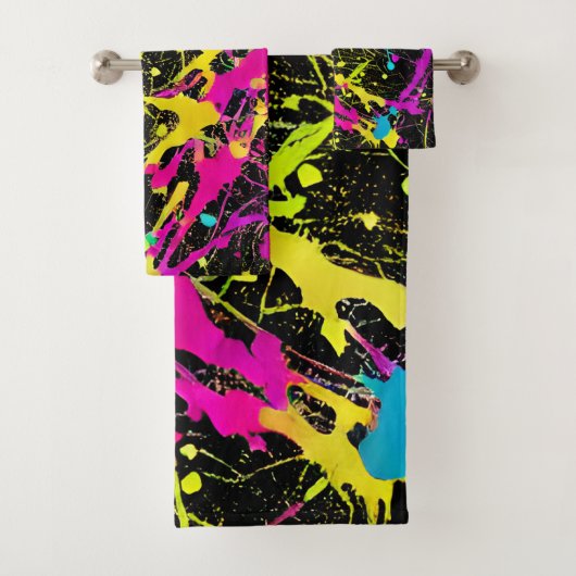 Bright Neon Paint Splatter Bad Handdoek (Insitu)