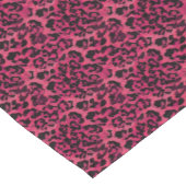 Bright pink and black spotted leopard korte tafelloper (Hoek)