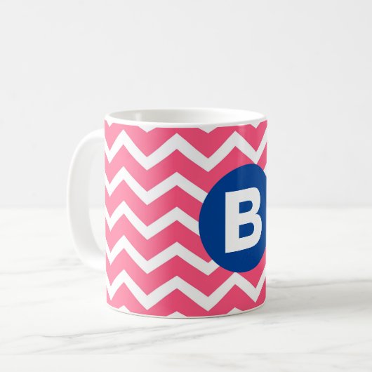Bright Pink and White Chevron Pattern Monogram Koffiemok (Voorkant links)