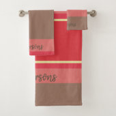 BRIGHT PINK RED BROWN  STRIPS PERSONALISEERD BAD HANDDOEK (Insitu)