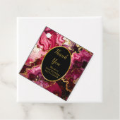 Bright Red and Gold Marble Agate Birthday Party Bedankjes Labels (In situ)