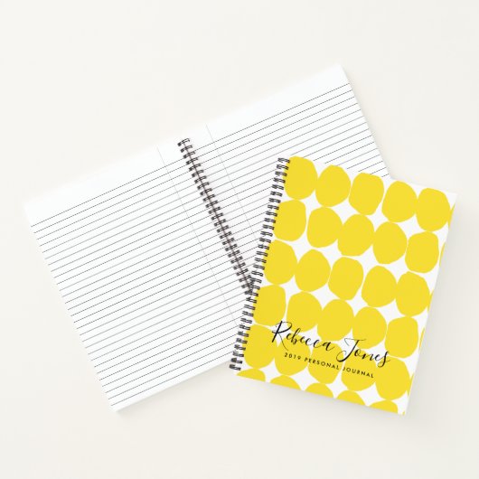 BRIGHT RETRO LARGE HAND GETROKKEN GEEL POLKA DOTS NOTITIEBOEK (Binnen)