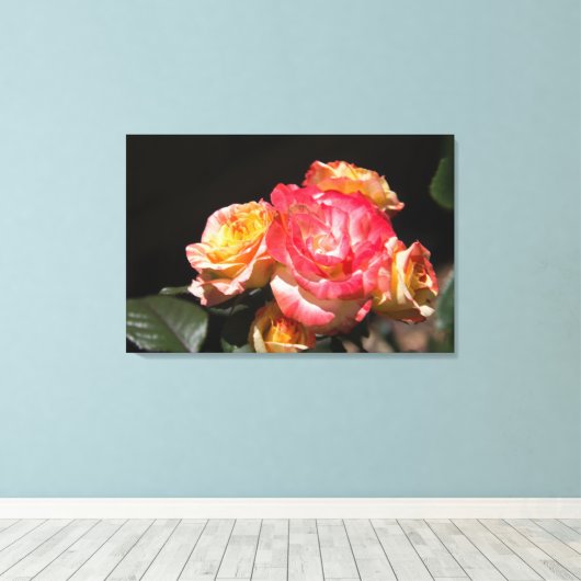 Bright Rozen Bouquet Canvas Afdruk (Insitu (Houten vloer))