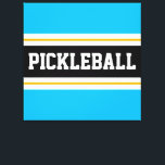 Bright Sky Blue Zwart Geel PICKLEBALL Stripes Canvas Afdruk<br><div class="desc">Dit leuke sportieve ontwerp is voorzien van gedurfde blokletter PICKLEBALL-tekst in een gemarkeerde brede zwarte middenstreep met goudgele en witte racestrepen tegen felle hemelsblauwe buitenstrepen.</div>