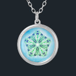 *~* Bright Turquoise Blue Star Mandala Zilver Vergulden Ketting<br><div class="desc">*Dit zoete ronde zilverkleurige ketting met een delicate hand getrokken glanzende ster mandala in het midden, bovenop een sterke turquoise en een klein beetje groene kleur achtergrondkleur, kan je hogere eigenbelang wel eens duidelijk maken:) De ster mandala is erg ingewikkeld en fascinerend, wat je kan inspireren om wat te mediteren.*...</div>