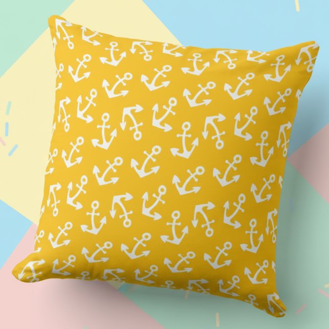 Bright Yellow and White Anchors Nautical Cotton Kussen (Bright yellow and white anchor pillow.)