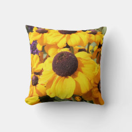 Bright yellow Black-Eyed Susan Kussen