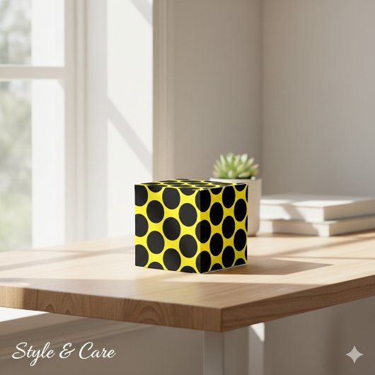Bright Yellow with Black Dot Style Classic 2x2x2 Bedankdoosjes