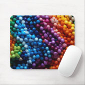 BRIGHTLY COLORED PLASTIC BEADS MUISMAT (Met muis)