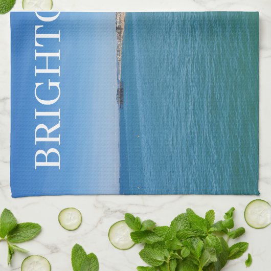 Brighton strand vanaf de pier theedoek (Gevouwen)