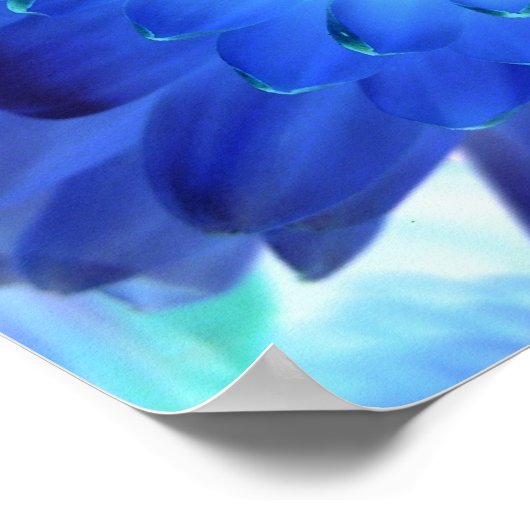 Briljantblauwe bloemmacro. Negatief van geel Poster (Hoek)