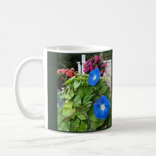 Brilliant Blue Morning Glories  Koffiemok (Links)