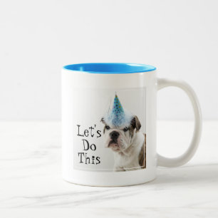 British Bulldog Puppy die een Pet van een partij b Tweekleurige Koffiemok