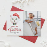 Britse Korthaar Kat Santa Red Foto Kerstmis Feestdagenkaart<br><div class="desc">Vrolijk kerstfeest! Verstuur kerstwensen naar familie en vrienden met een kerstkaart met kat-thema. Het bevat een waterverf illustratie van een schattige witte Britse stengel met een kersthoed en een tartan boeg stropdas. Personaliseer door een foto, een naam en andere details toe te voegen. Deze kat-kerstfotokaart is perfect voor kattenliefhebbers en...</div>