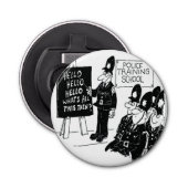 Britse Politieacademie Funny Cartoon Button Flesopener (Voorkant)