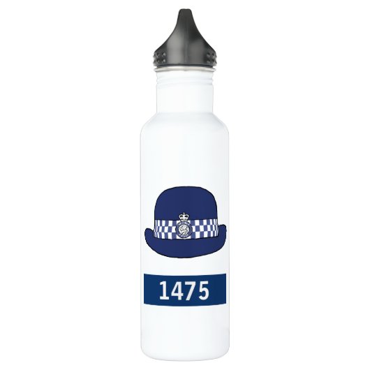 Britse politievrouw met WPC-Pet - Badnummer toevoe Waterfles (Links)