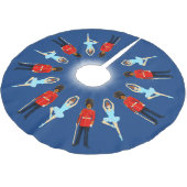 Britse soldaten en dansende fee op blauwe achtergr kerstboom rok (Gekanteld)